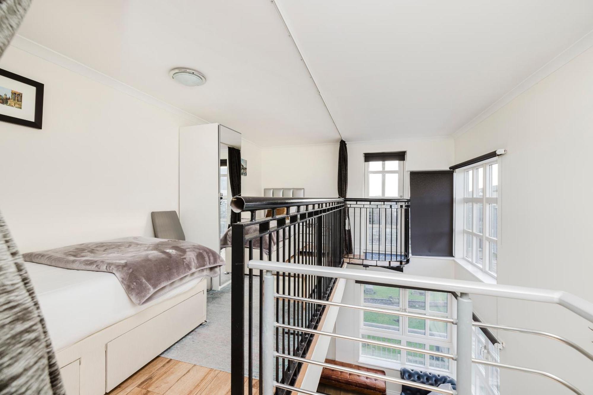 Joivy Stylish Apartment With Balcony In Old Town Εδιμβούργο Εξωτερικό φωτογραφία