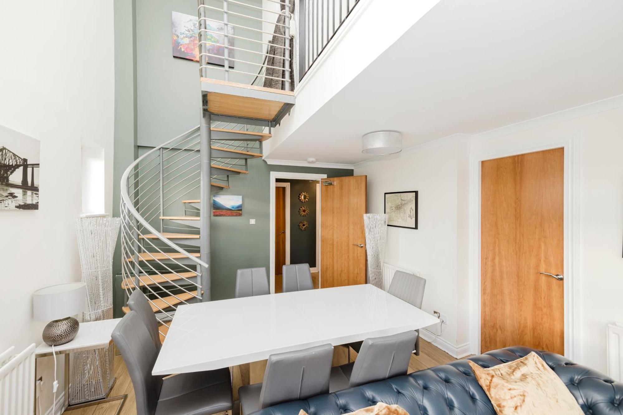 Joivy Stylish Apartment With Balcony In Old Town Εδιμβούργο Εξωτερικό φωτογραφία
